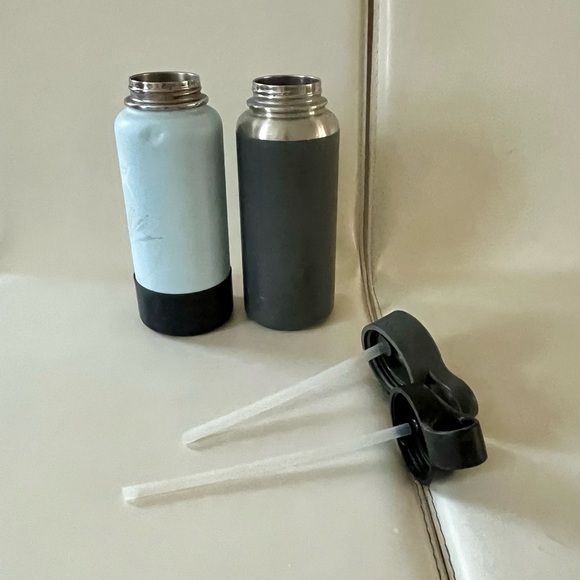 Used Hydro Flask and Gobie Water Bottles - Picture 5 of 11